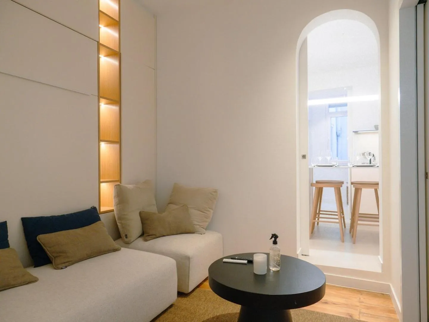 Charming 1-Bedroom Apartment In The Heart Of Graca | By Airnest Lisboa