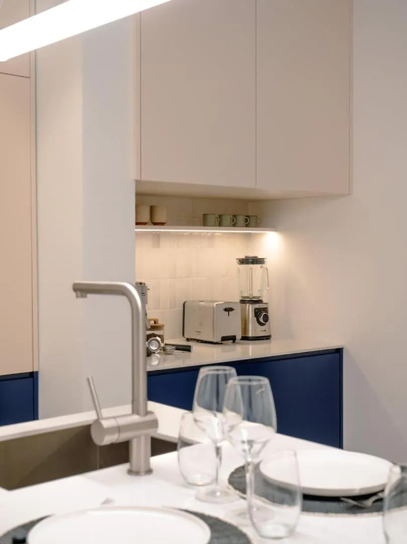 Charming 1-Bedroom Apartment In The Heart Of Graca | By Airnest Lisbon