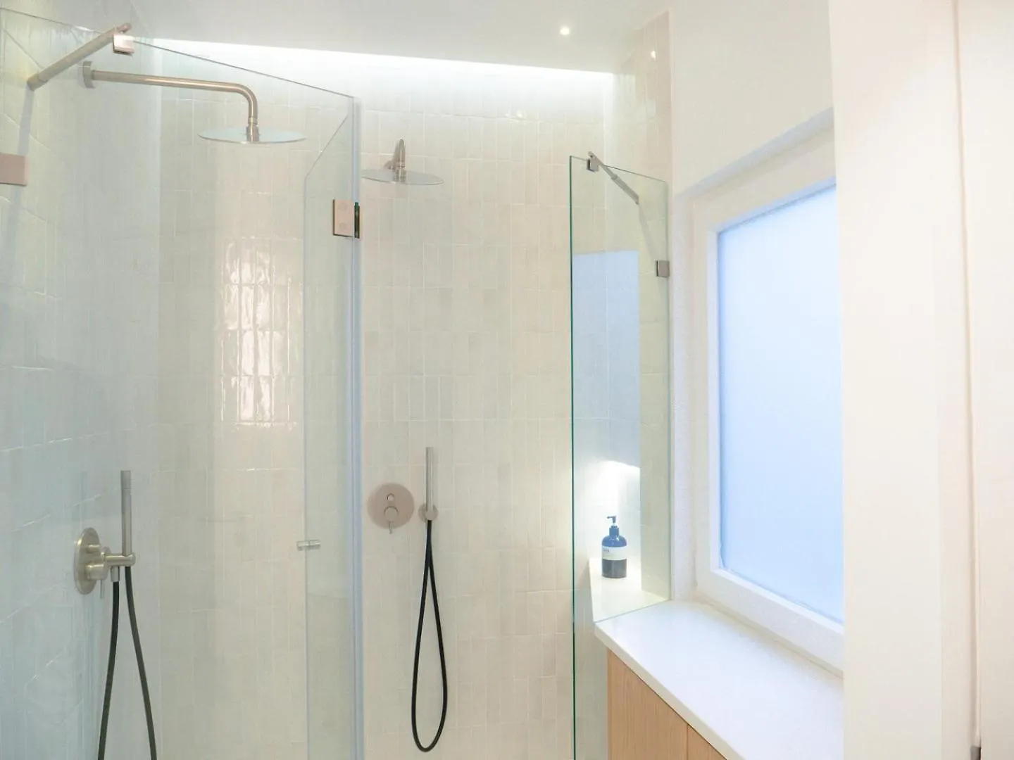 Charming 1-Bedroom Apartment In The Heart Of Graca | By Airnest Lisbon